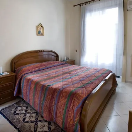 1 Apartment *