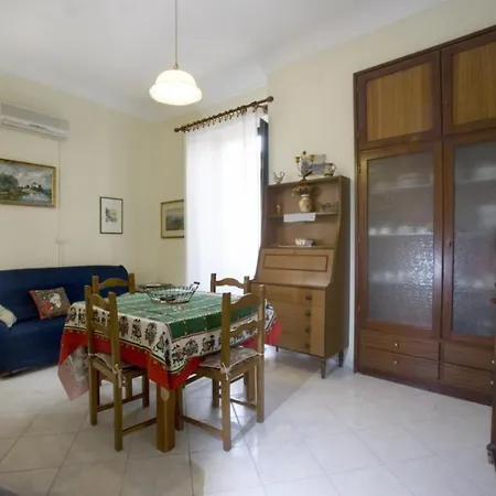 1 Apartment *